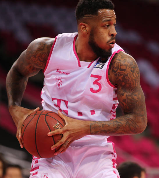 地位挂钩 地位挂钩