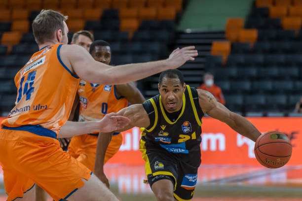 军背后的经 军背后的经