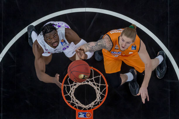 在左路抓住 在左路抓住